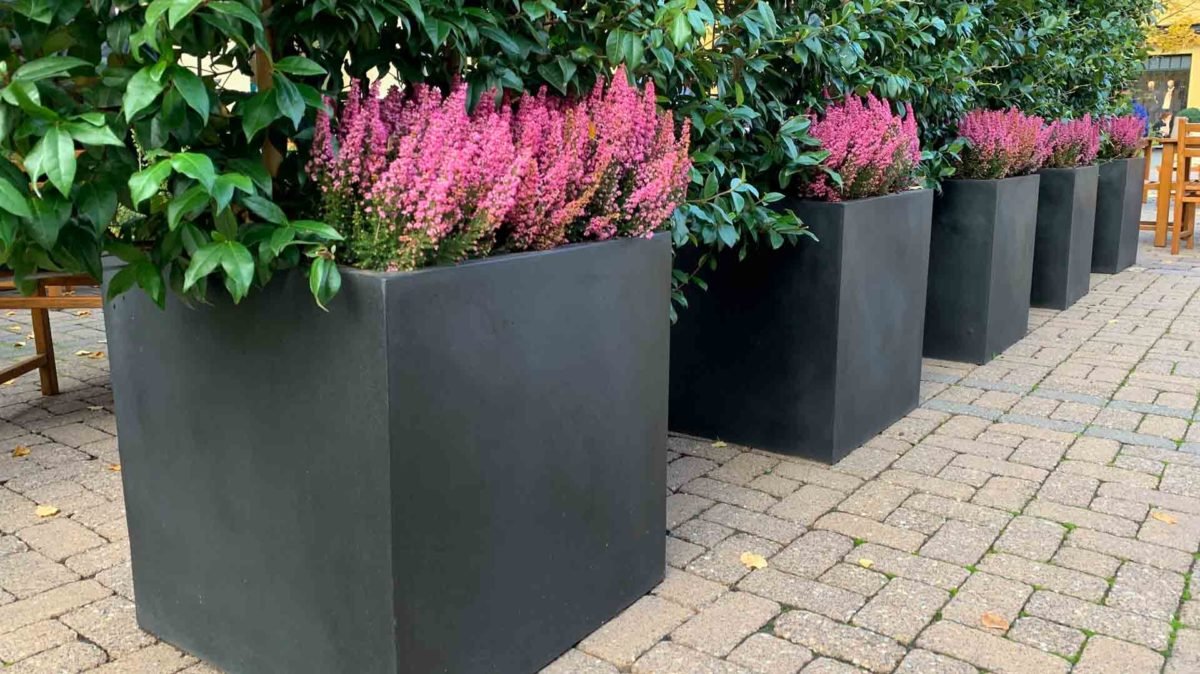 Was ist Fiberglas? Pflanztröge und Blumentröge aus Kunststoff