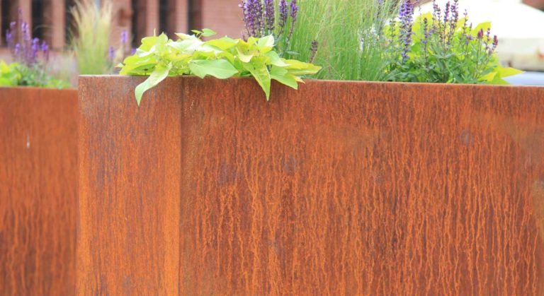 pflanzkübel aus cortenstahl – ein muss in der modernen gartengestaltung, Cortenstahl-Elemente