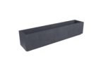 Der Blumenkübel aus Beton Rechteckig GERALDO 9 (200x40xH40cm) in Grau oder Schwarz besticht durch sein minimalistisches Design mit glatten Flächen und scharfen Kanten - ideal für moderne Innen- und Außenbereiche.