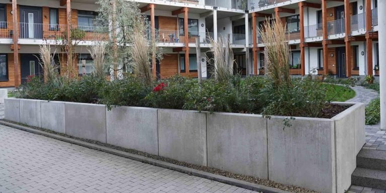 Ungewöhnlich stark, Beton im Garten