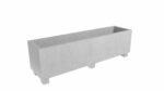 Der Beton Pflanzkübel Rechteckig FRANCESCO 10 misst 200cm x 50cm x H 50cm, hat ein modernes, minimalistisches Design mit geraden Kanten und kurzen Beinen und ist in grau oder schwarz erhältlich. Die Abbildung zeigt ihn leer vor einem schlichten weißen Hintergrund.