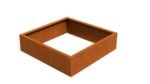 Ein braunes, quadratisches Objekt, der Pflanzkübel ohne Boden aus Cortenstahl Quadratisch 100cm x 100cm x H 30 cm Corten Frame 03, wird vor einem weißen Hintergrund gezeigt.