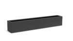 Ein mattschwarzer, rechteckiger Pflanzkübel für Garten Rechteckig 200cm x 40cm x H 40cm steht Edoardo 30 leer vor weißem Hintergrund - ideal für moderne, minimalistische Bepflanzung auf Fensterbank oder Tisch, in jeder RAL Farbe erhältlich.