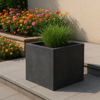 Große Betonkübel-k